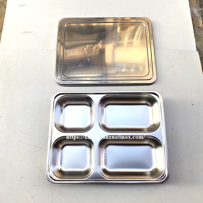 Nhận sản xuất khay cơm inox trường học theo yêu cầu Nhận sản xuất khay cơm inox trường học theo yêu cầu