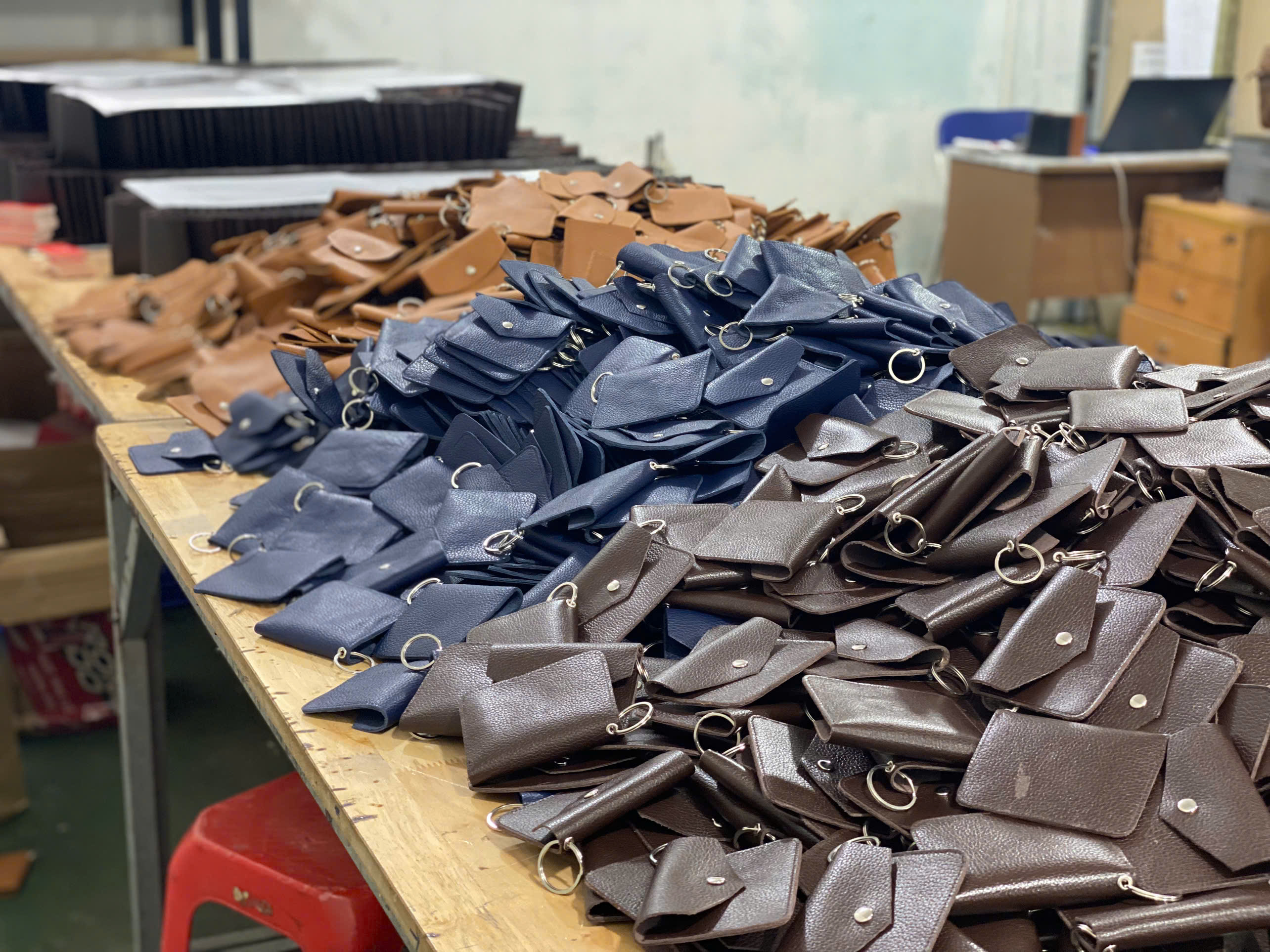 Đồ Da Sang Trọng: Quà Tặng Doanh Nghiệp Tạo Dấu Ấn Đồ Da Sang Trọng: Quà Tặng Doanh Nghiệp Tạo Dấu Ấn