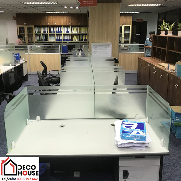 Vách ngăn kính bàn làm việc và sự cải thiện hiệu quả làm việc. Vách ngăn kính bàn làm việc và sự cải thiện hiệu quả làm việc.