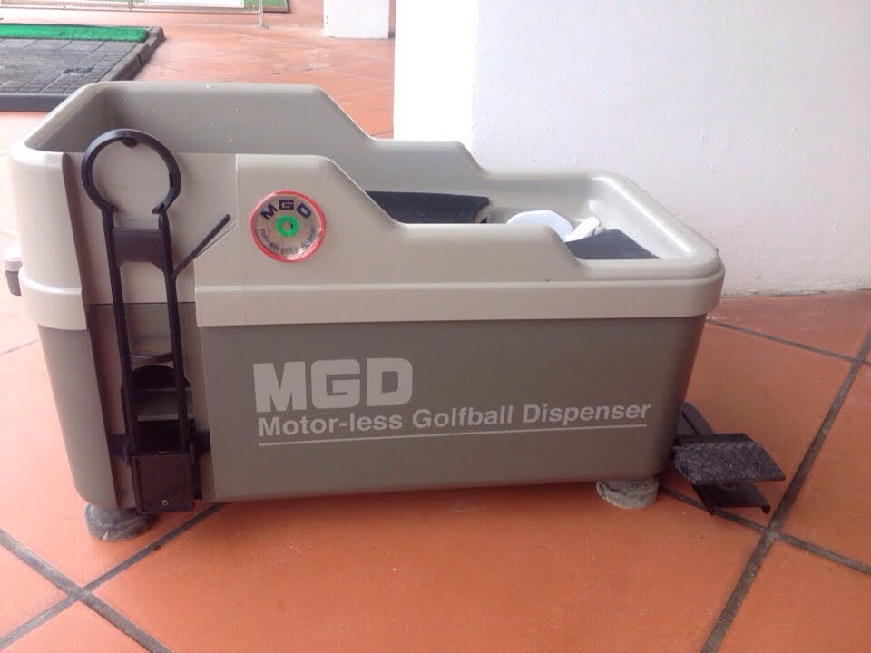 4 Máy nhả bóng Golf vào Tee MGD 4 Máy nhả bóng Golf vào Tee MGD