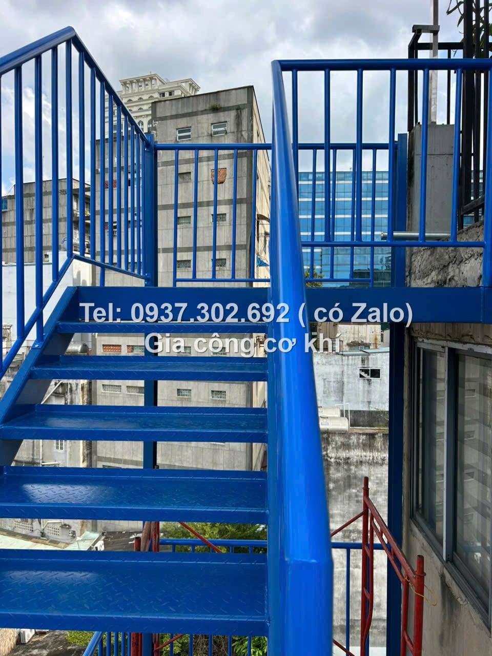 Cầu thang thoát hiểm, cầu thang PCCC, cầu thang thoát hiểm cho chung cư mini