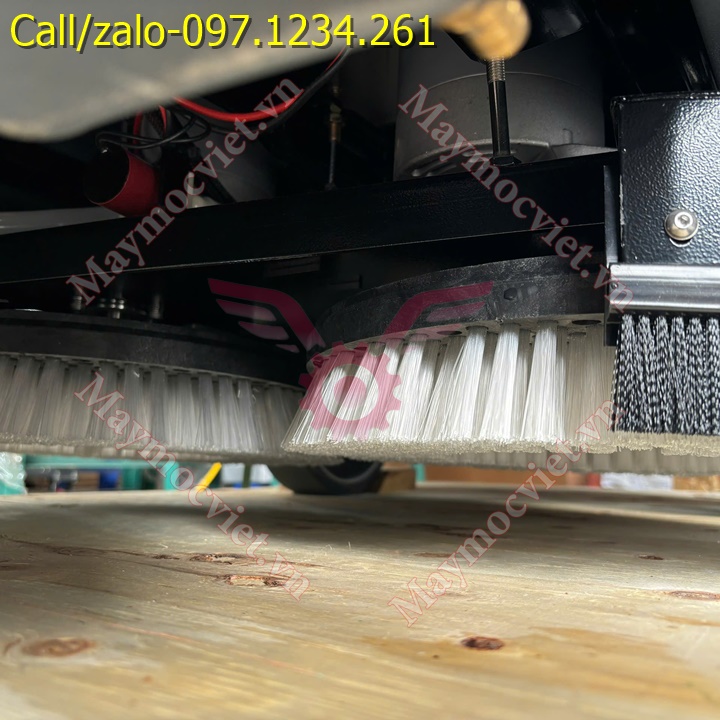2 Máy chà sàn ngồi lái Kumisai KMS D7 giá rẻ