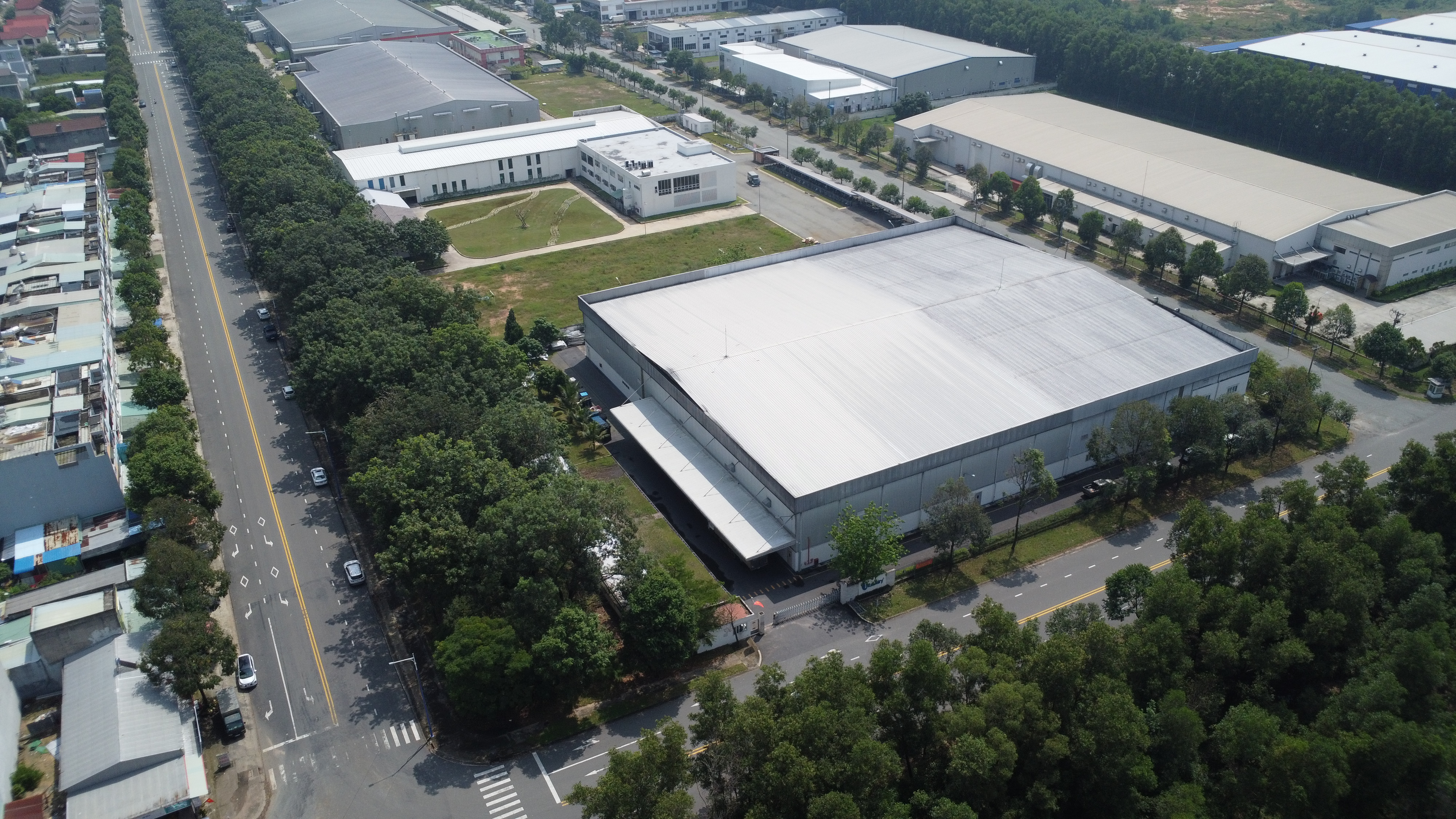 1 Bán Nhà 1 Trệt 3 Lầu   Vị Trí Đẹp Phường Chánh Phú Hòa, TP.HCM 1 Bán Nhà 1 Trệt 3 Lầu   Vị Trí Đẹp Phường Chánh Phú Hòa, TP.HCM