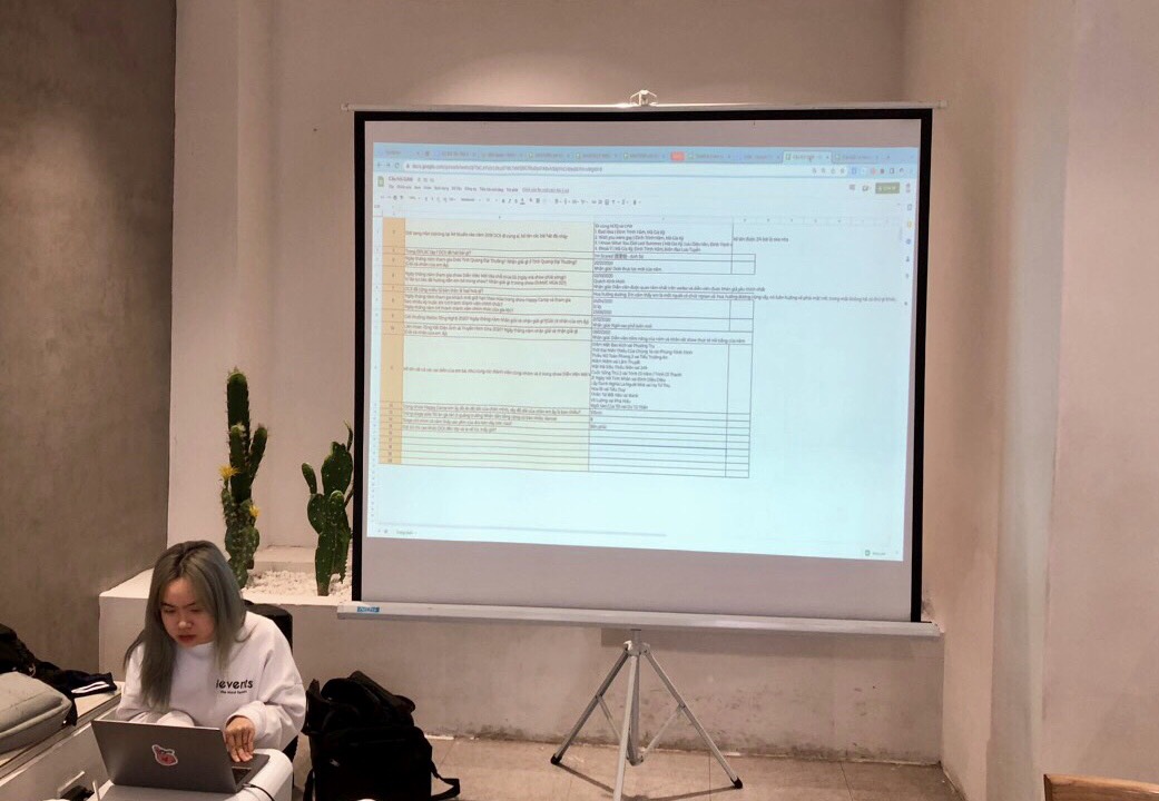 Thuê máy chiếu giá rẻ tại Hà Nội