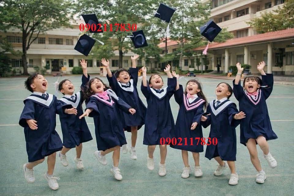 Giá áo cử nhân mầm non tại Thịnh Phát