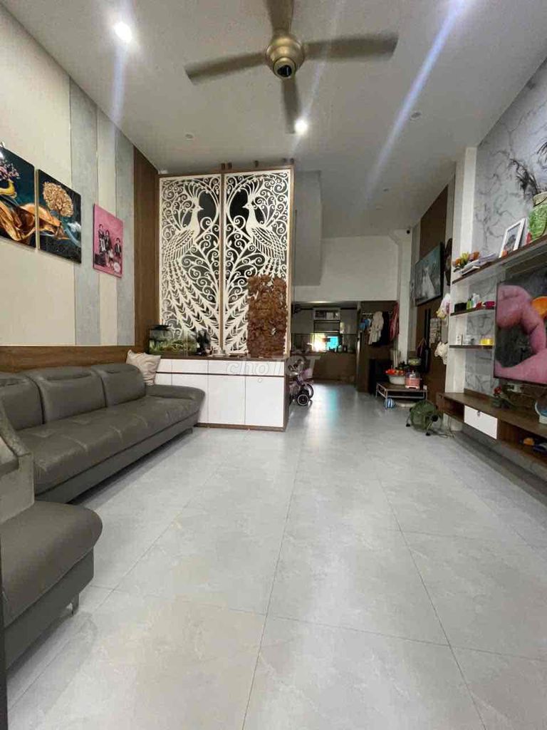 2 Chính chủ cần bán nhà 57,9m2 x 3 tầng có 4 phòng ngủ tại Đại Thành, Quốc Oai