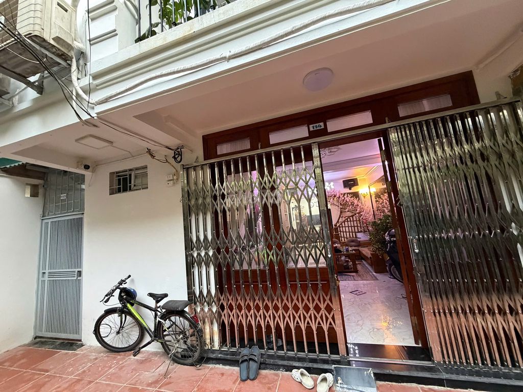 Cho thuê nhà 4 tầng Tân Mai, Hoàng Mai, giá 5,5tr