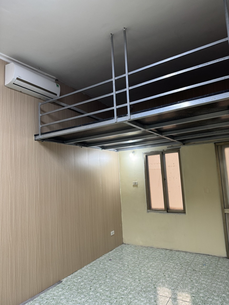 1 Cho thuê nhà 2 tầng Bạch Mai, gần các đại học Bách- Kinh- Xây