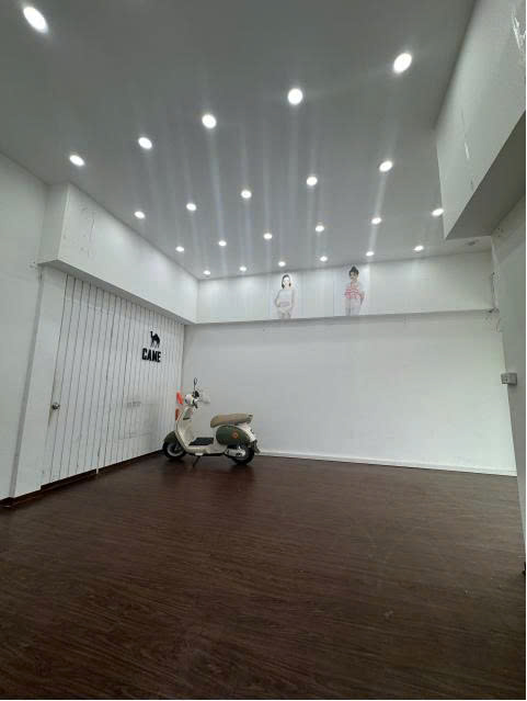 4 Chính chủ cho thuê cửa hàng mặt phố vị trí đẹp số 33 phố Chùa Bộc, Đống Đa