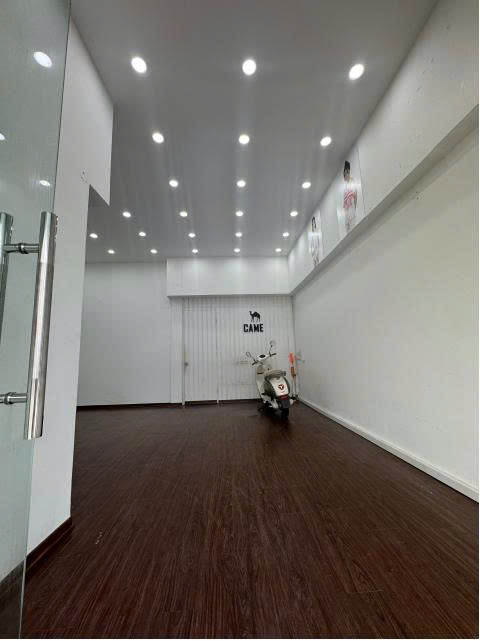 3 Chính chủ cho thuê cửa hàng mặt phố vị trí đẹp số 33 phố Chùa Bộc, Đống Đa