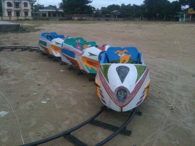 Xe lửa điện tàu điện trẻ em xe lửa con vịt xe lửa nấm khu vui chơi Xe lửa điện tàu điện trẻ em xe lửa con vịt xe lửa nấm khu vui chơi