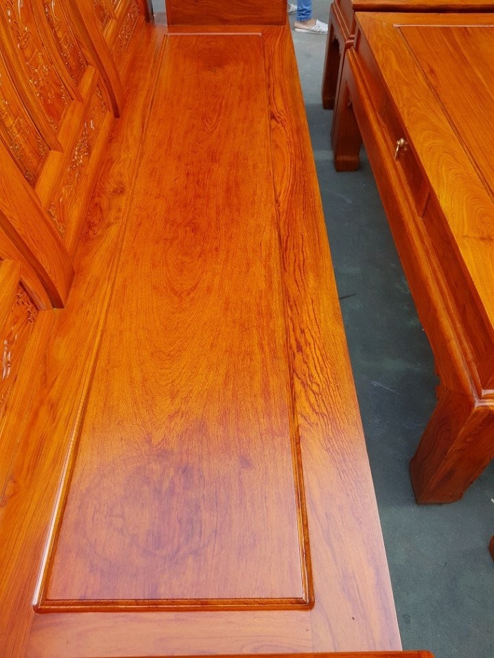 1 Bộ bàn ghế âu á hộp kiểu cuốn thư gỗ hương đá 1 Bộ bàn ghế âu á hộp kiểu cuốn thư gỗ hương đá