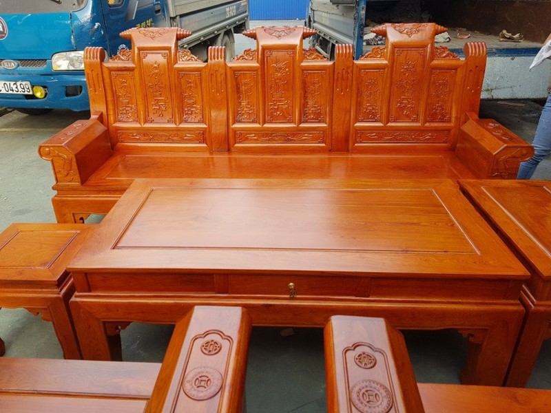 2 Bộ bàn ghế âu á hộp kiểu cuốn thư gỗ hương đá 2 Bộ bàn ghế âu á hộp kiểu cuốn thư gỗ hương đá