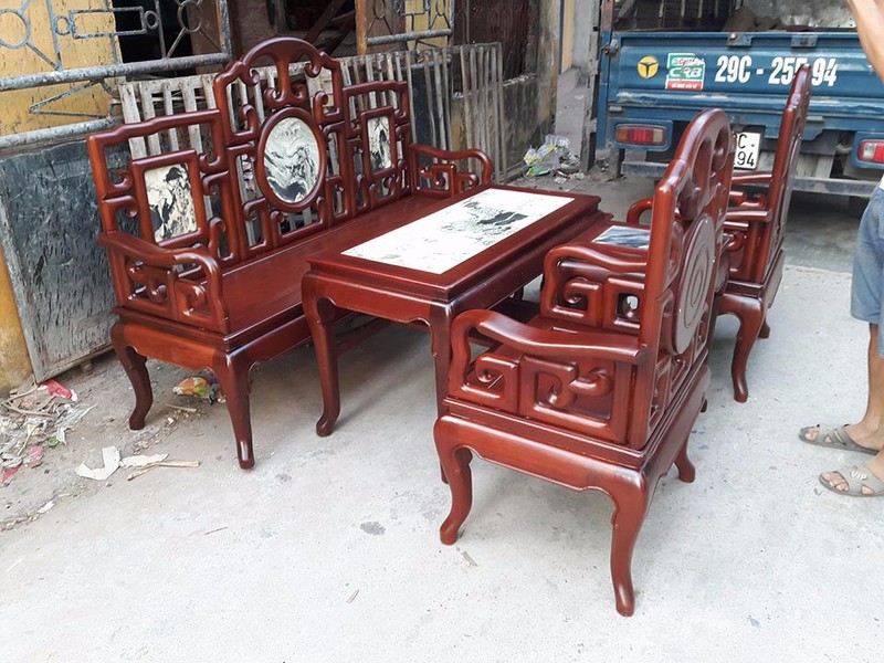 4 Bộ Bàn Ghế Guột Móc Mỏ Khảm Đá Gỗ Gụ 4 Bộ Bàn Ghế Guột Móc Mỏ Khảm Đá Gỗ Gụ