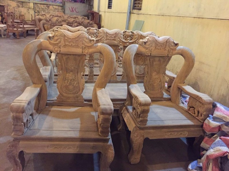 11 Bộ bàn ghế trạm voi gỗ lim tay 10 và tay 12