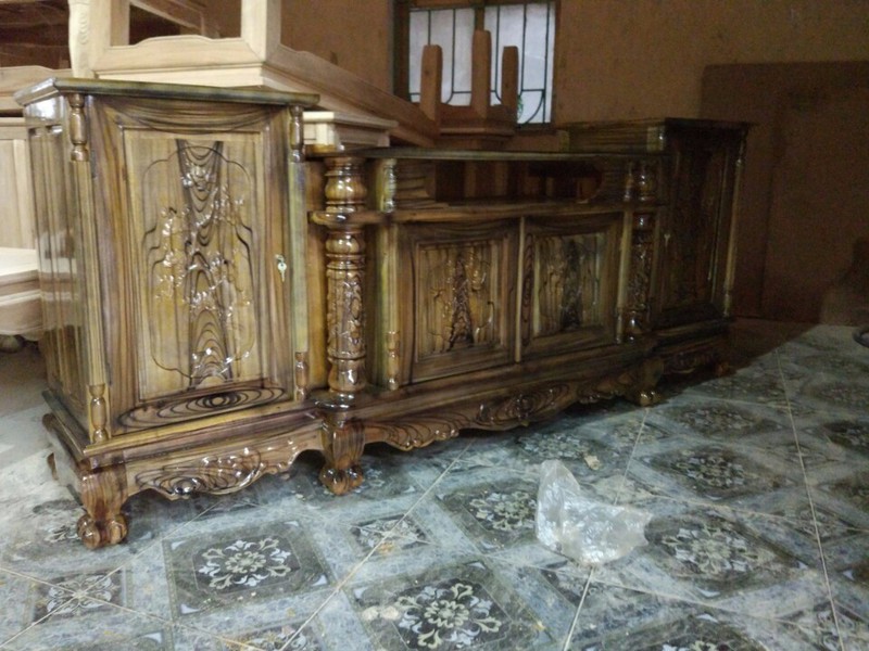 1 Kệ tivi mõ nho gỗ tràm 1 Kệ tivi mõ nho gỗ tràm