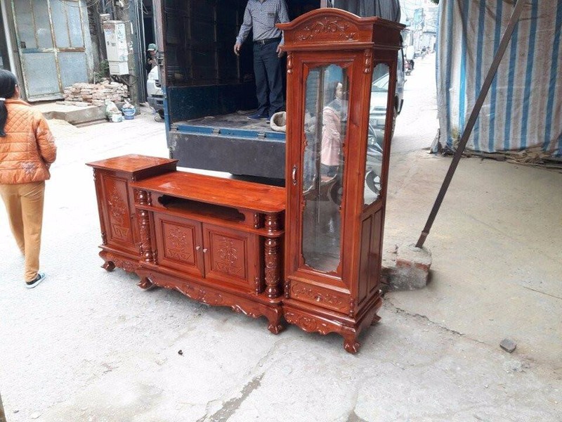 1 Kệ Tivi Loại Lệch