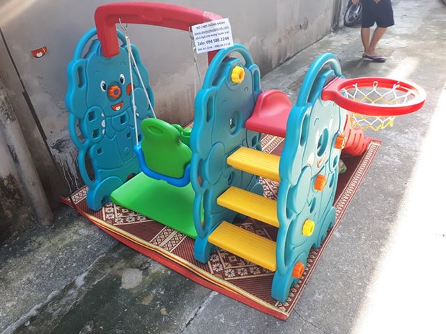 Vui chơi ngoài vườn