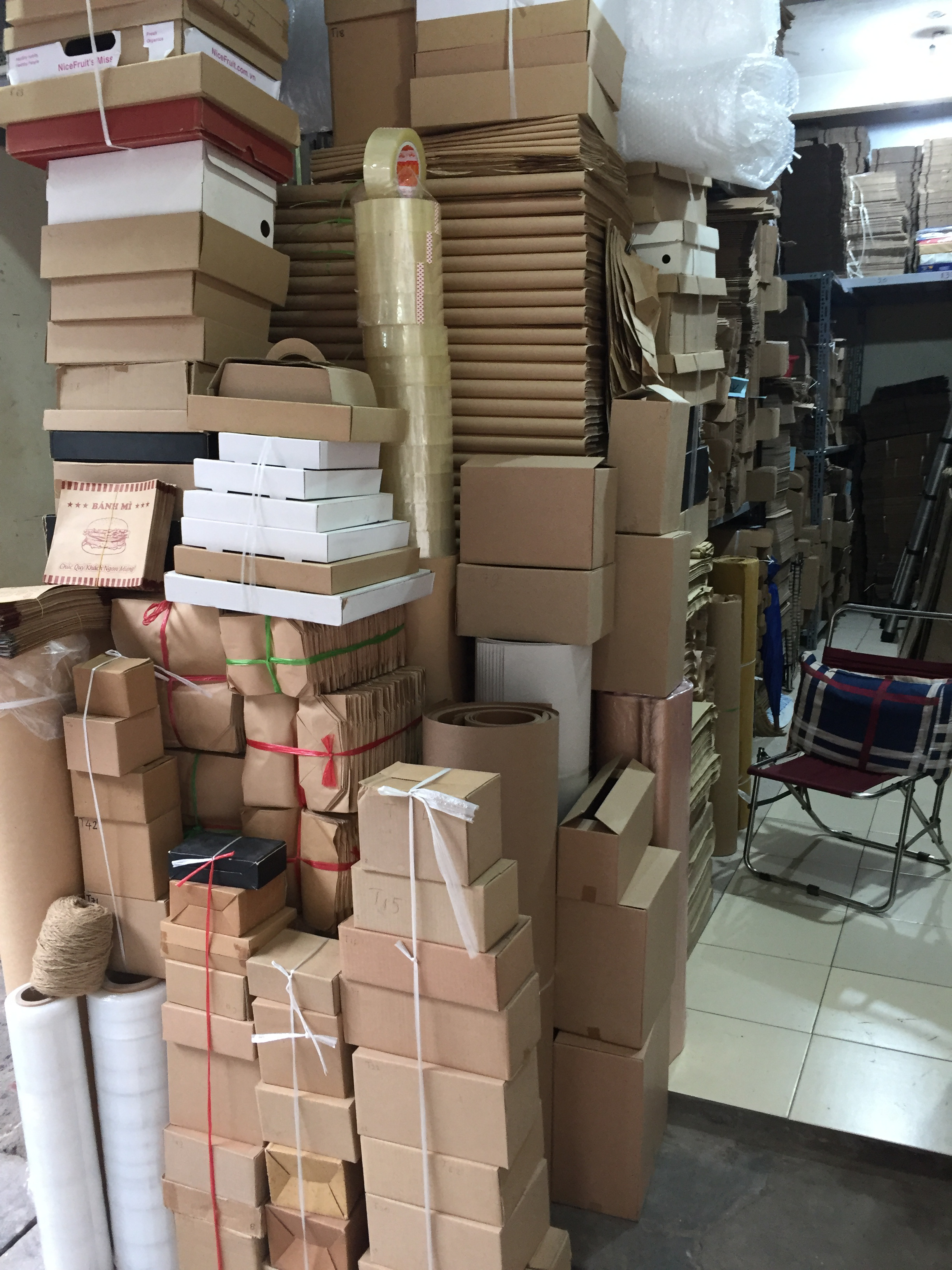 2 Hộp thùng carton, giấy bìa, túi giấy karaft các loại 2 Hộp thùng carton, giấy bìa, túi giấy karaft các loại