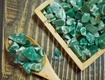 Ý nghĩa đá thạch anh vụn xanh trong phong thủy 