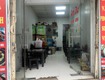 Cho thuê tầng 1 nhà mặt đường láng, diện tích 45m2