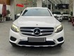 Cần bán nhanh mercedes glc200 màu trắng sản xuất 2019. 