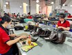 Mùa này mặc gì cũng được   chỉ cần có phụ kiện da thật...
