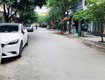 Mặt phố bồ đề dtích 240m,3 tầng,mt 6m,đg ô tô tránh,sân vườn,gara,kdoanh,giá 49.x tỷ