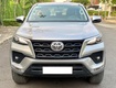 Bán xe toyota fortuner 2.4g 4x2 mt 2021, màu bạc. 