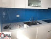 Kính ốp bếp màu xanh dương phù hợp mệnh thủy và mộc