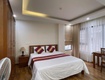 Bán tòa apartment trần thái tông lô góc 140m x 9t ô tô...
