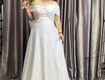 Chiếc váy cưới trắng tinh khôi cho dâu ngoại cỡ 