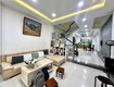 Nhà 3 tấm   xe hơi tránh nhau   hòa bình  ...