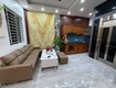 Phạm văn đồng tầng thang máy kinh doanh sầm uất