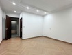 Ngõ 72 nguyễn trãi oto vào nhà thang máy dt 37m2 8 tầng...