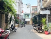 Nhà cấp 4  4 18m/nở hậu  hxh sát đường âu dương lân p3q8...