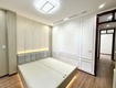 Nhà yên hòa   31m  x 5 tầng   mặt tiền 5m...
