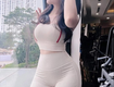 Vợ Xinh Như Hoa, Body Căng Đét Khiến Chồng Mê Mẩn 
