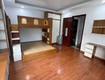 Cho thuê nhà ô tô lô góc 609 vũ tông phan, 36m x 5...