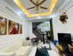 Cô hoà sống một mình trong căn nhà tân mai rộng quá, giờ muốn bán...