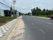 Bán 10m x 44m đất thổ cư mặt tiền nguyễn chí thanh, lagi giá ngộp...