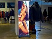 Kinh Nghiệm Chọn Màn Hình LED Poster Cho Cửa Hàng, Quán Ăn Và Showroom 