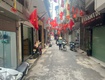 Phải thật nhanh thì may ra mới còn   cách mặt phố tôn đức thắng 40m 