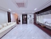 nhà phân lô nguyễn văn cừ   7 tầng thang máy, gara ô tô, full nội thất...