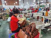 Đặt quà tặng doanh nghiệp theo thiết kế và số lượng yêu cầu 