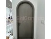 Cửa vòm composite thiết kế cong nhẹ, tạo điểm nhấn cho cửa phòng...