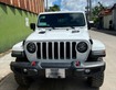 Chính chủ bán Xe Jeep Wrangler Rubicon 4 cửa màu trắng