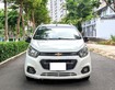 Bán Chevrolet Spark LT 2019, số sàn, màu trắng.