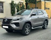 1 Bán xe Toyota Fortuner 2.4L 4x2 AT 2023, màu đồng.