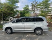 2 Tôi cần bán chiếc xe ô tô Toyota Innova 2.0E màu bạc
